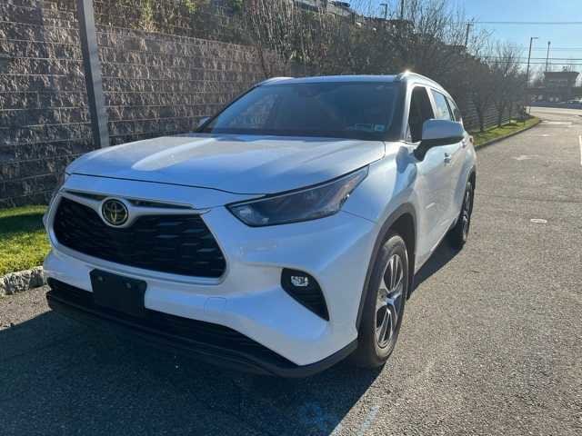 Thumbnail: 2023 Toyota Highlander - 1