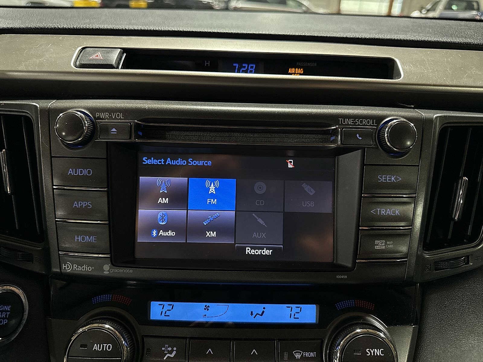 Thumbnail: 2015 Toyota RAV4 - 21