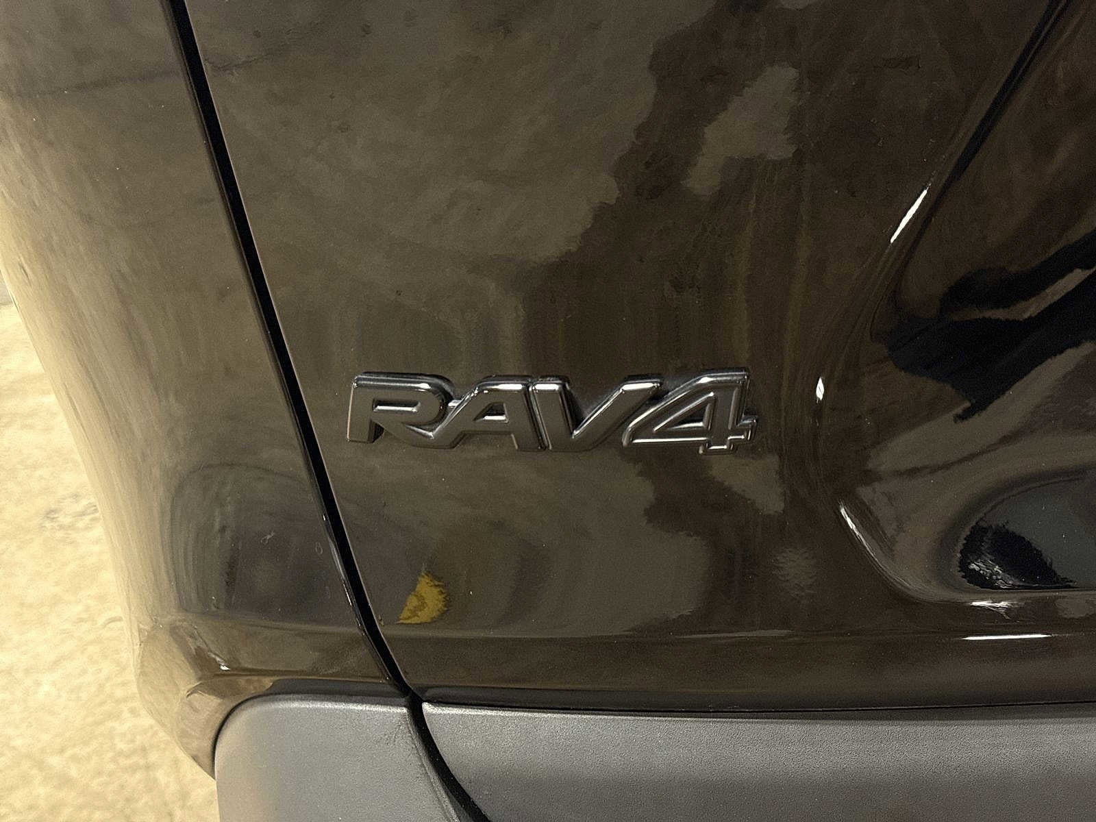 Thumbnail: 2021 Toyota RAV4 - 24