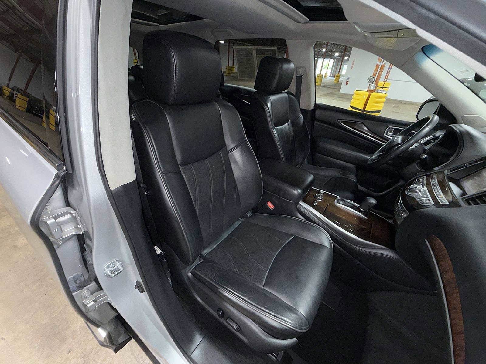 Thumbnail: 2015 INFINITI QX60 - 16