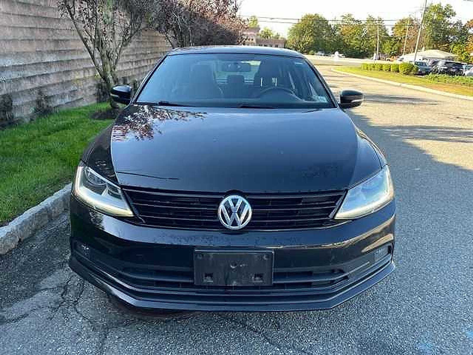 Thumbnail: 2018 Volkswagen Jetta - 2