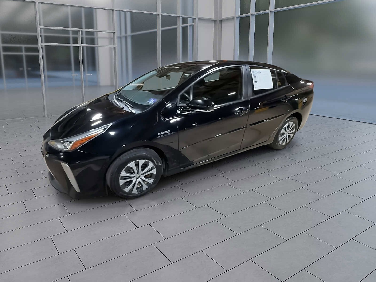 2019 Toyota Prius LE AWD-e photo 4