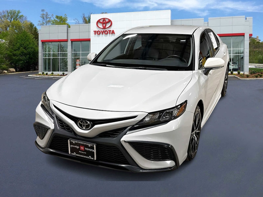 Used 2024 Toyota Camry SE Sedan