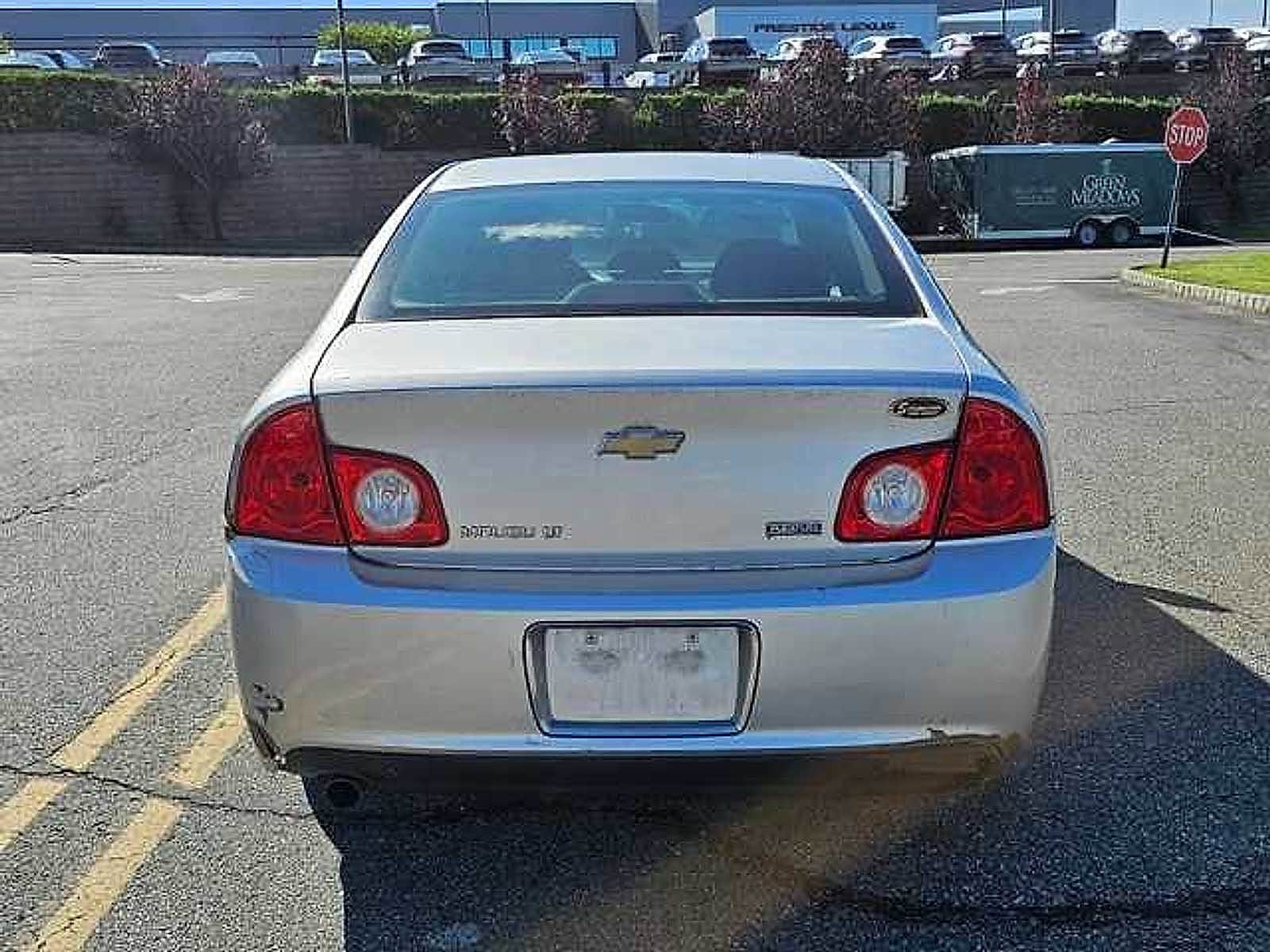 Thumbnail: 2010 Chevrolet Malibu - 6