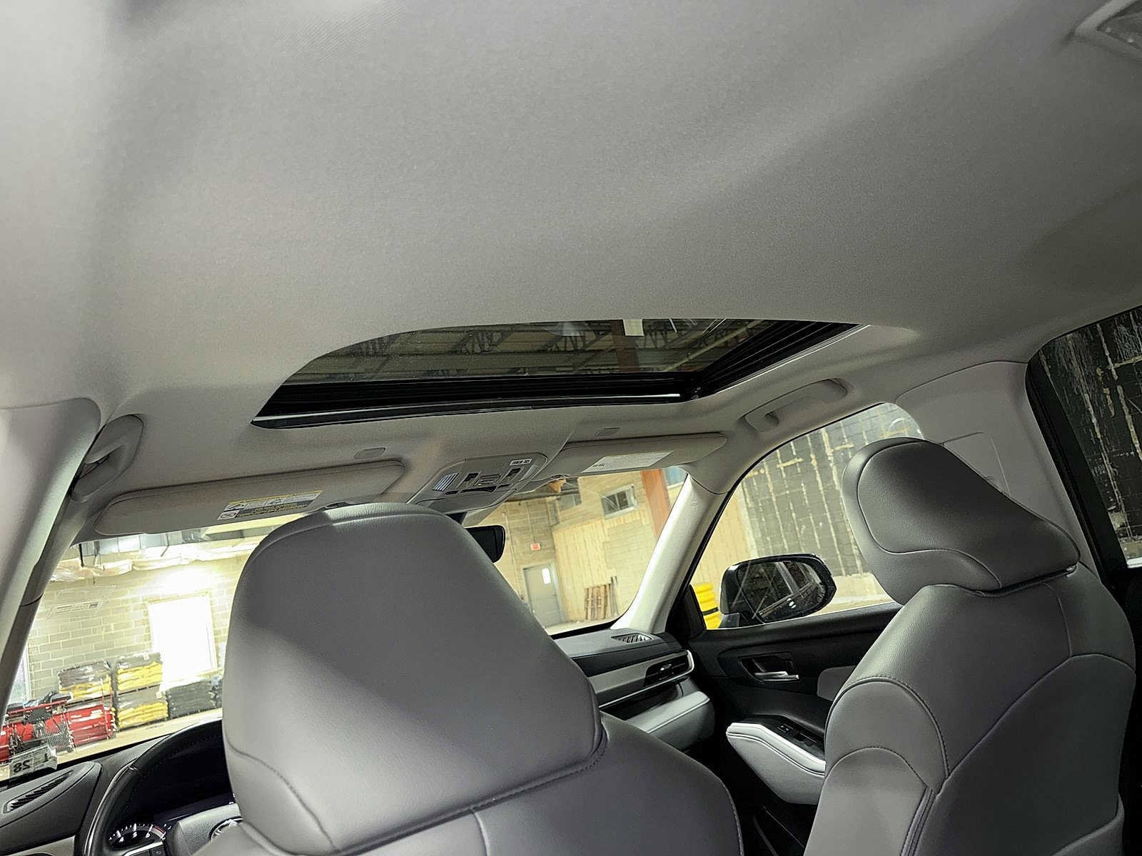 Thumbnail: 2023 Toyota Highlander - 25