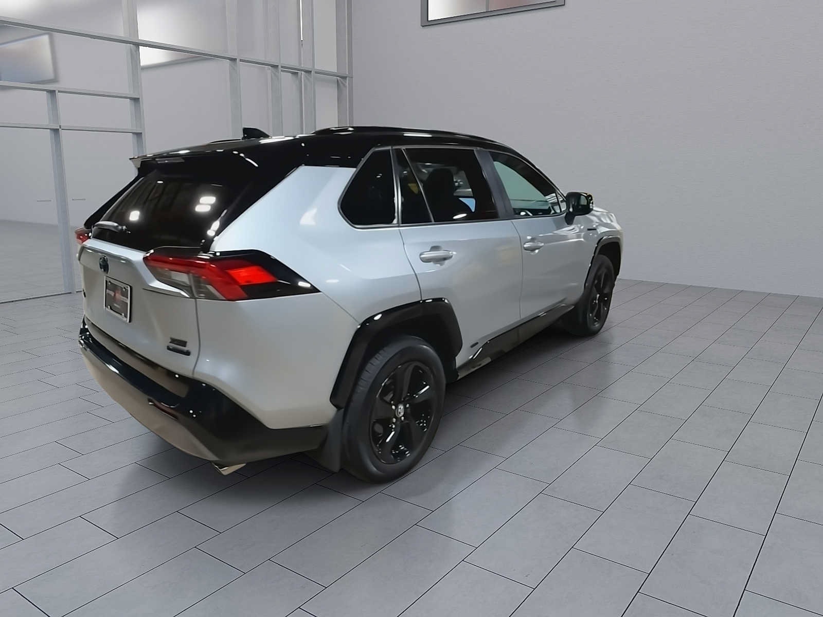 Thumbnail: 2021 Toyota RAV4 - 8