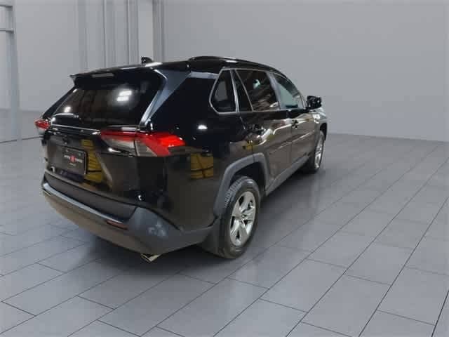 2022 Toyota RAV4 XLE 8