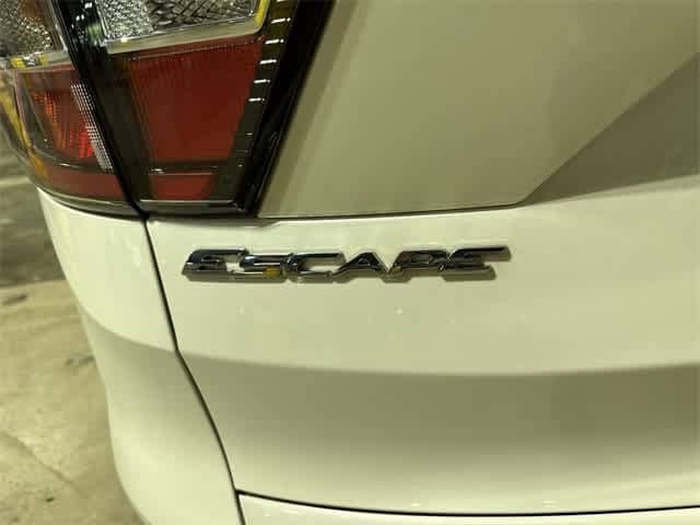 Thumbnail: 2017 Ford Escape - 28
