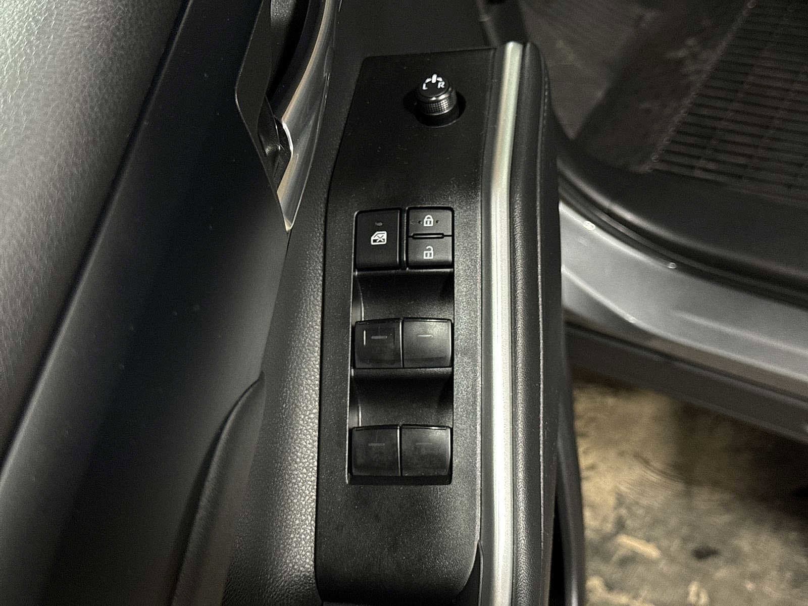 Thumbnail: 2026 Toyota Highlander - 23