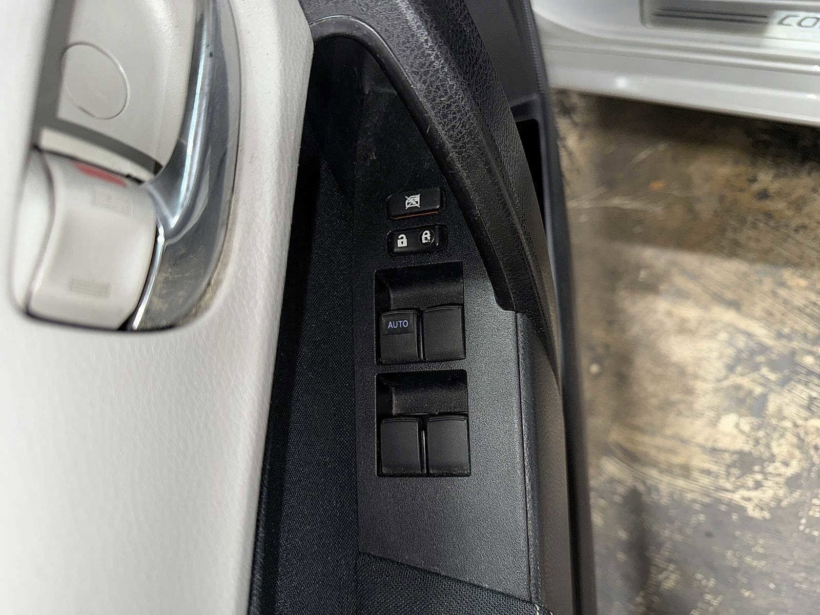 Thumbnail: 2014 Toyota Corolla - 21