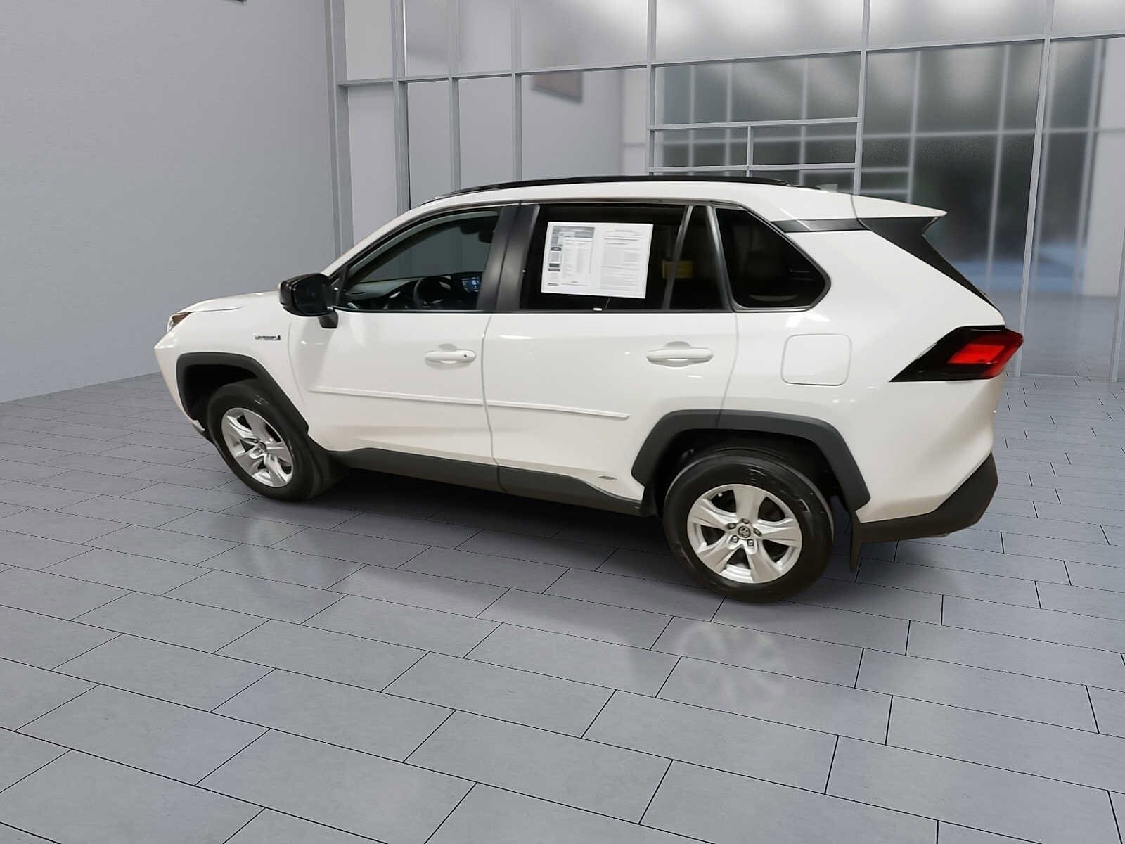 Thumbnail: 2021 Toyota RAV4 - 6