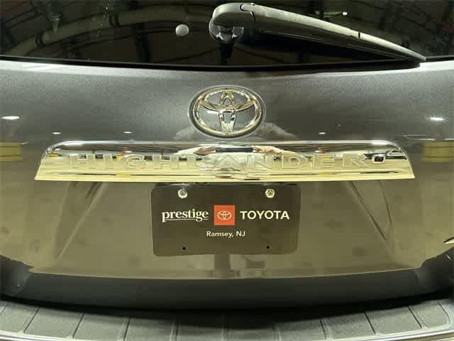 2012 Toyota Highlander Limited 26