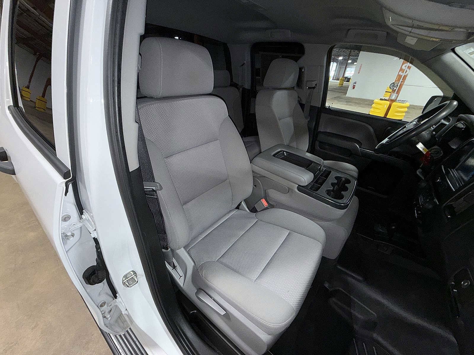 Thumbnail: 2018 Chevrolet Silverado 1500 - 16