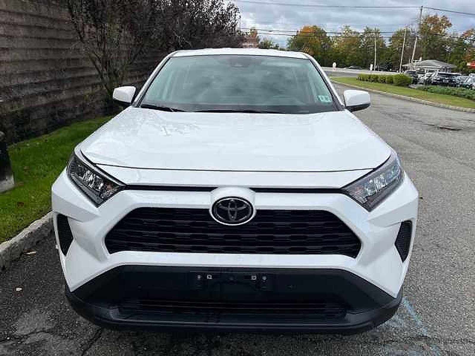 Thumbnail: 2022 Toyota RAV4 - 2