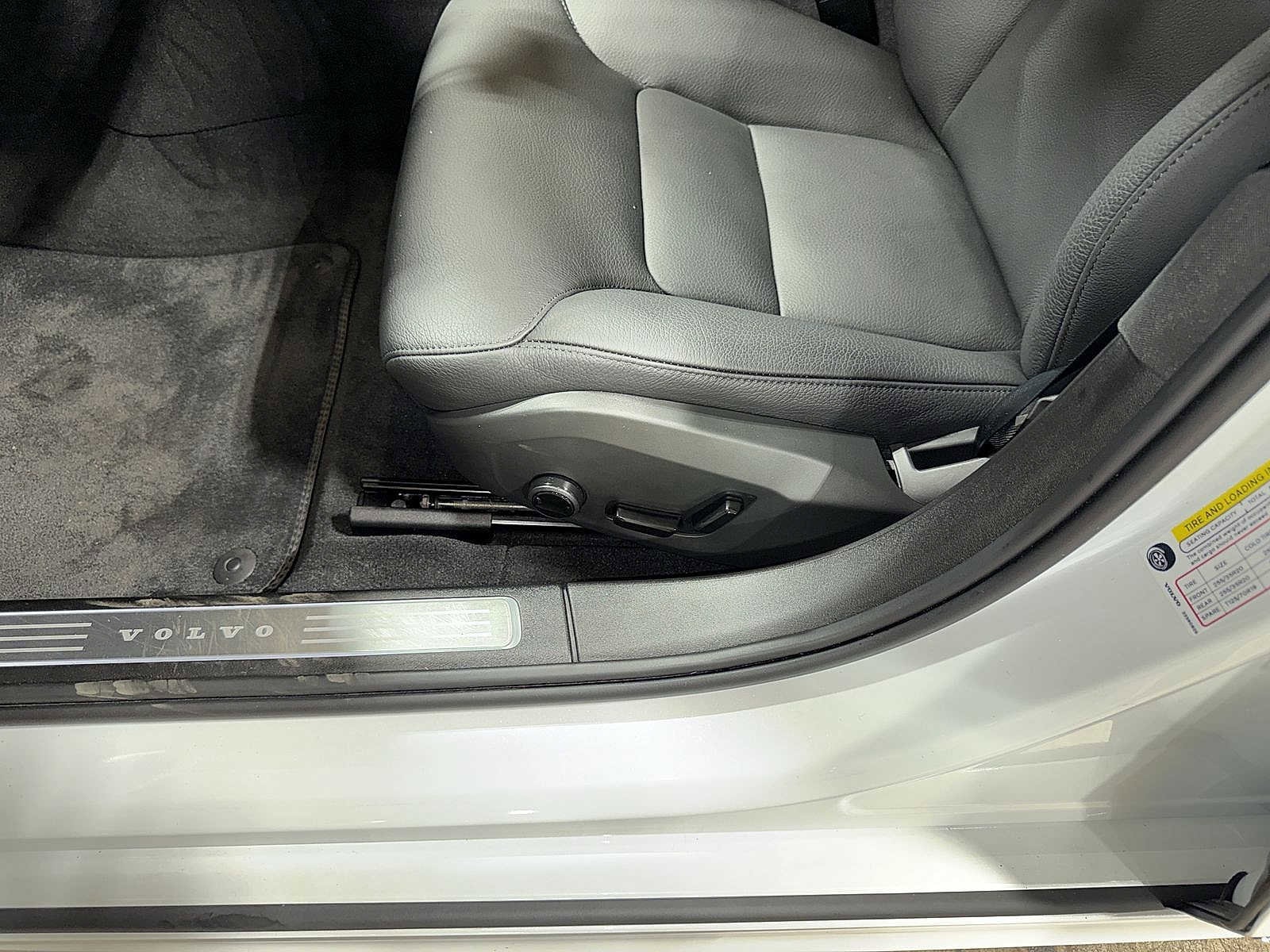 Thumbnail: 2025 Volvo S90 - 24