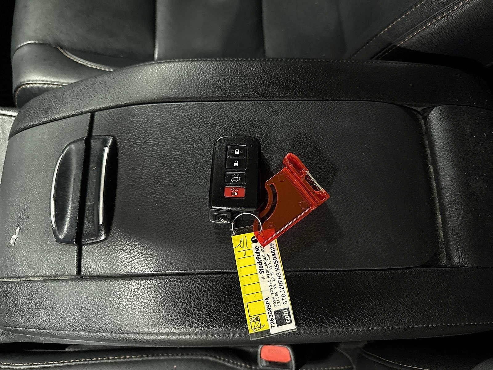 Thumbnail: 2019 Toyota Highlander - 34