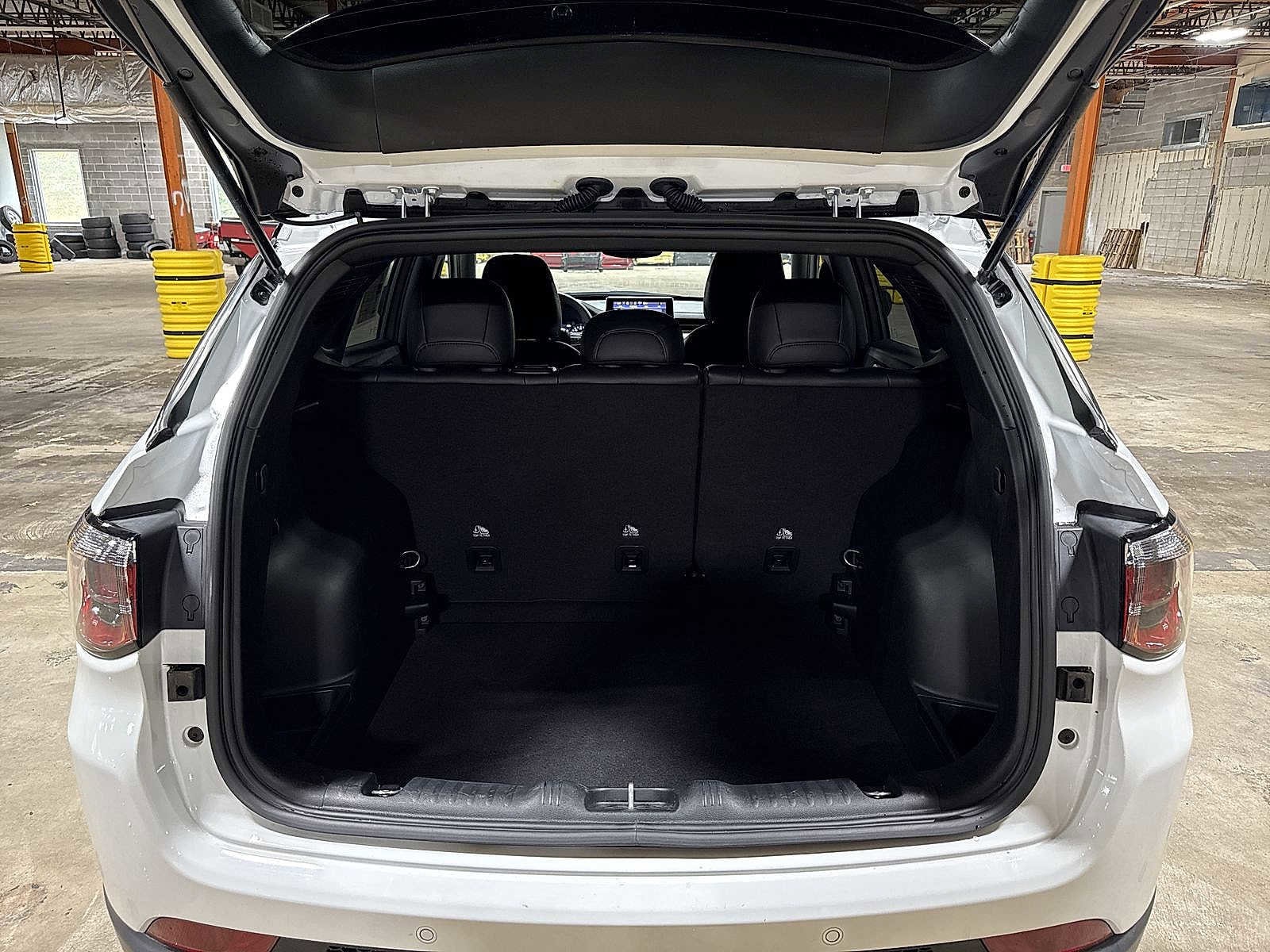 Thumbnail: 2023 Jeep Compass - 11