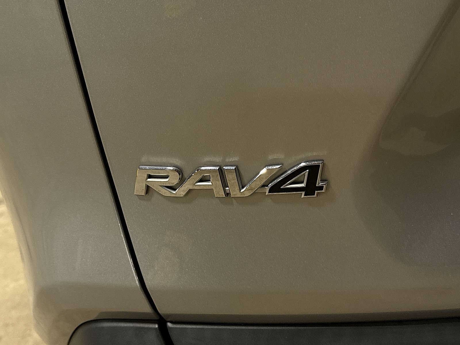 2023 Toyota RAV4 LE - Photo 24