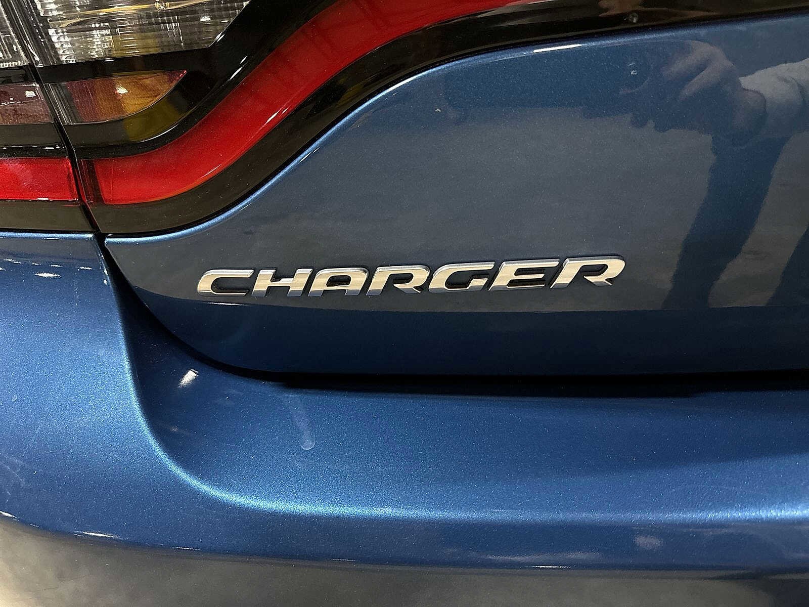 Thumbnail: 2020 Dodge Charger - 24