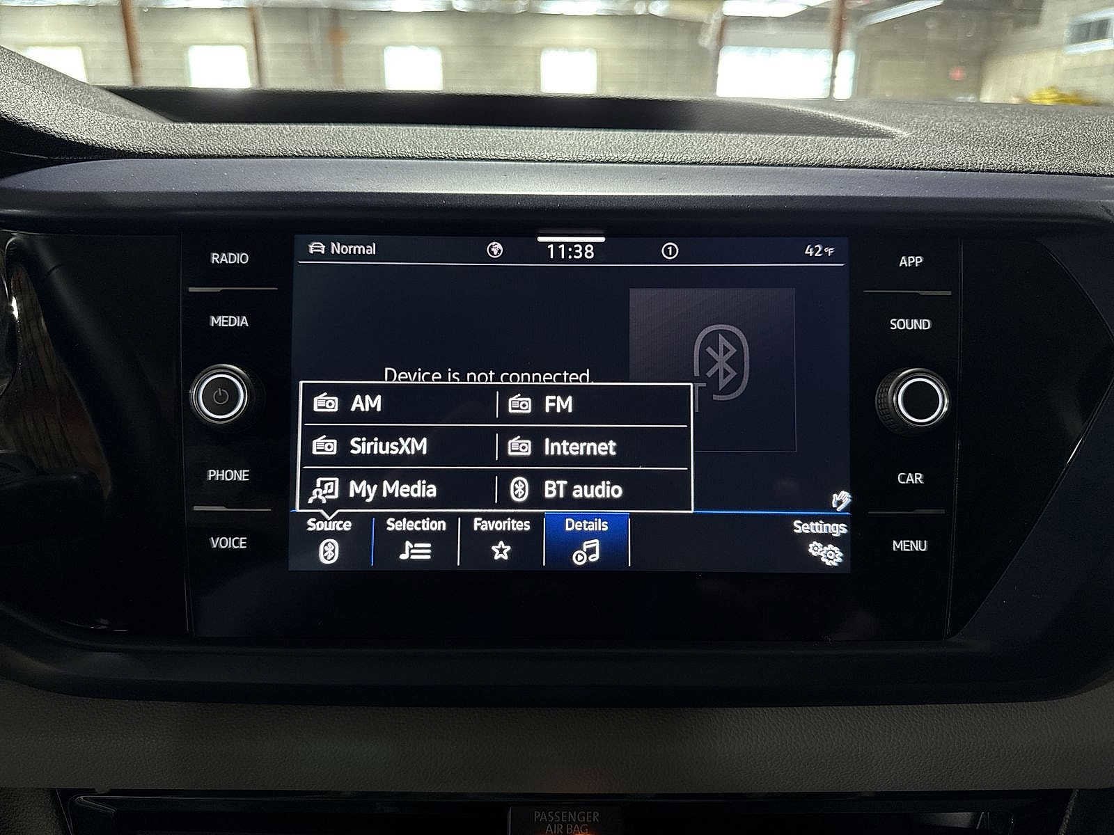 Thumbnail: 2022 Volkswagen Taos - 20