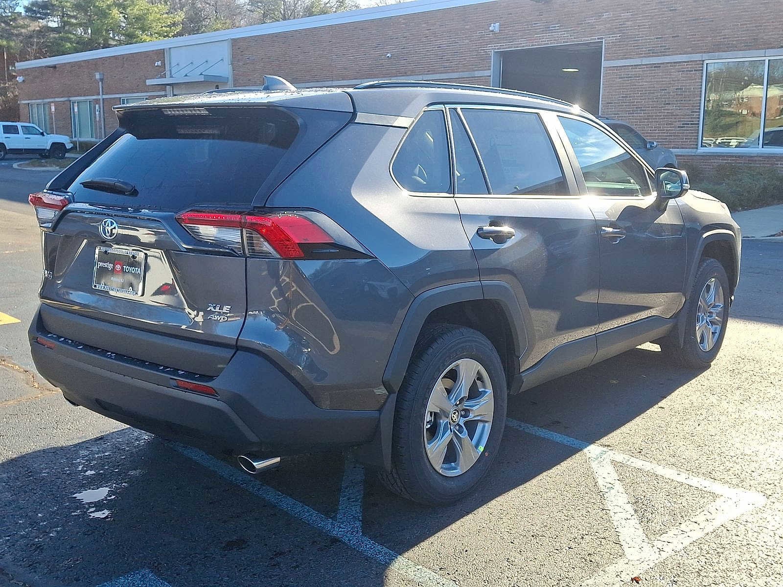 Thumbnail: 2025 Toyota RAV4 - 18