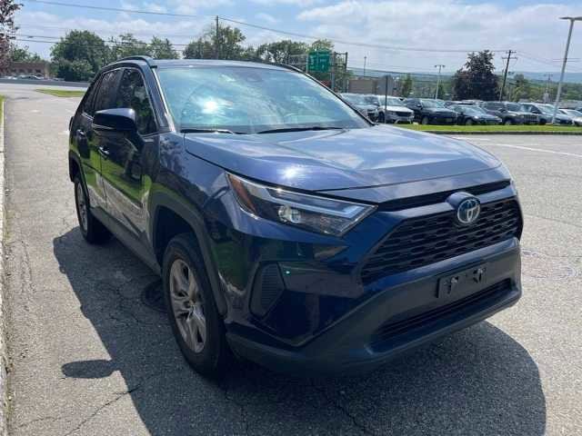 2024 Toyota RAV4 XLE 3