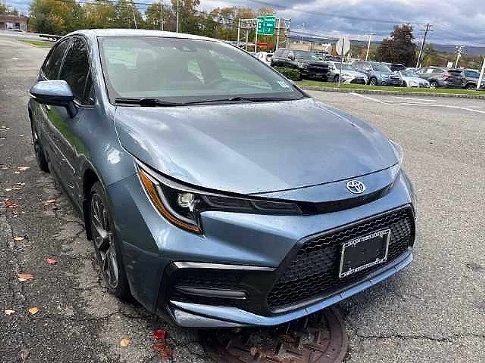 Thumbnail: 2022 Toyota Corolla - 3