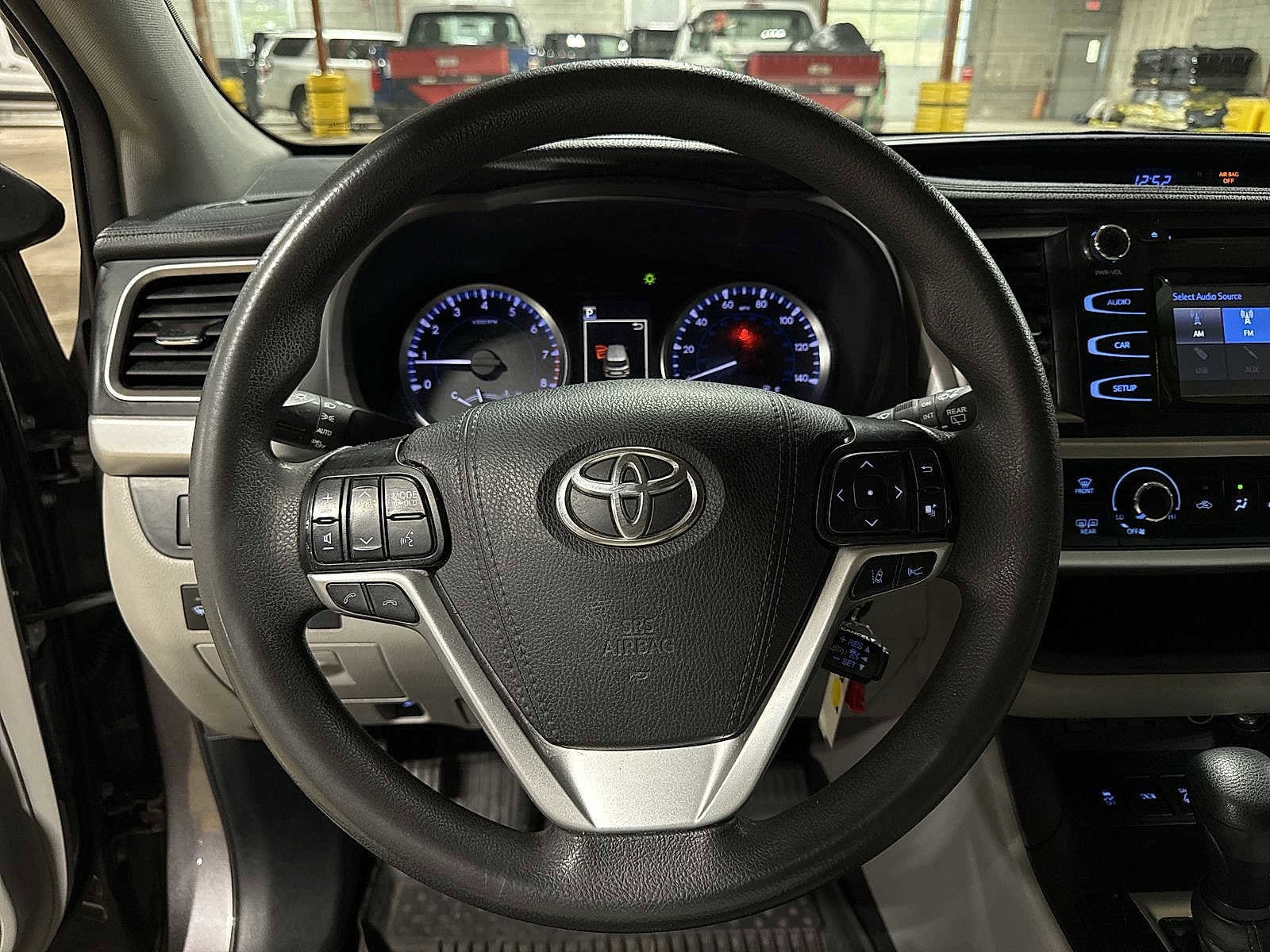 Thumbnail: 2019 Toyota Highlander - 19