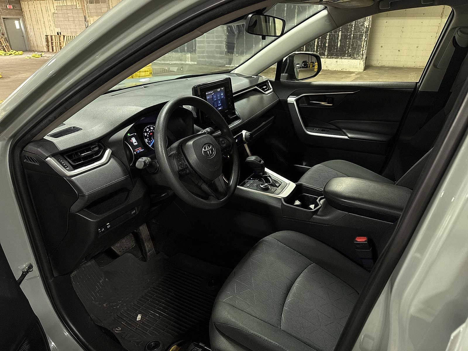 Thumbnail: 2021 Toyota RAV4 - 29