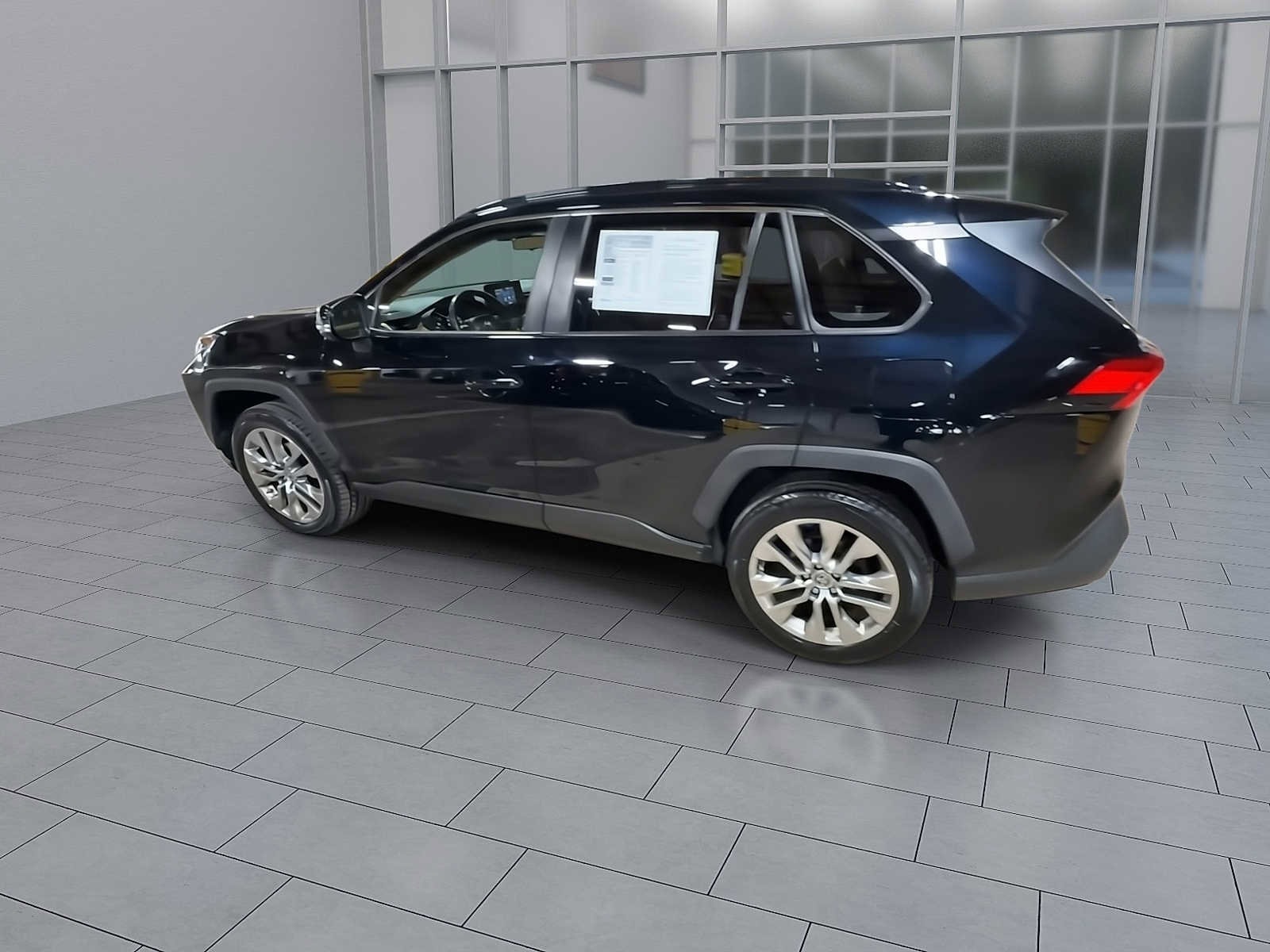 Thumbnail: 2019 Toyota RAV4 - 6