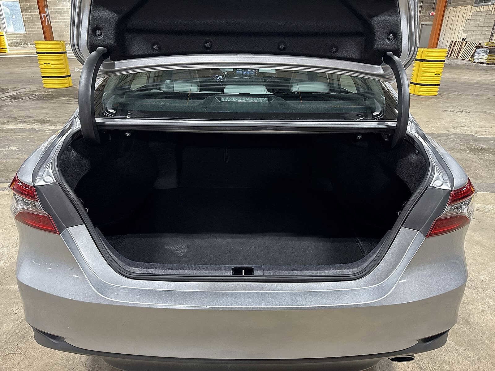 Thumbnail: 2023 Toyota Camry - 11