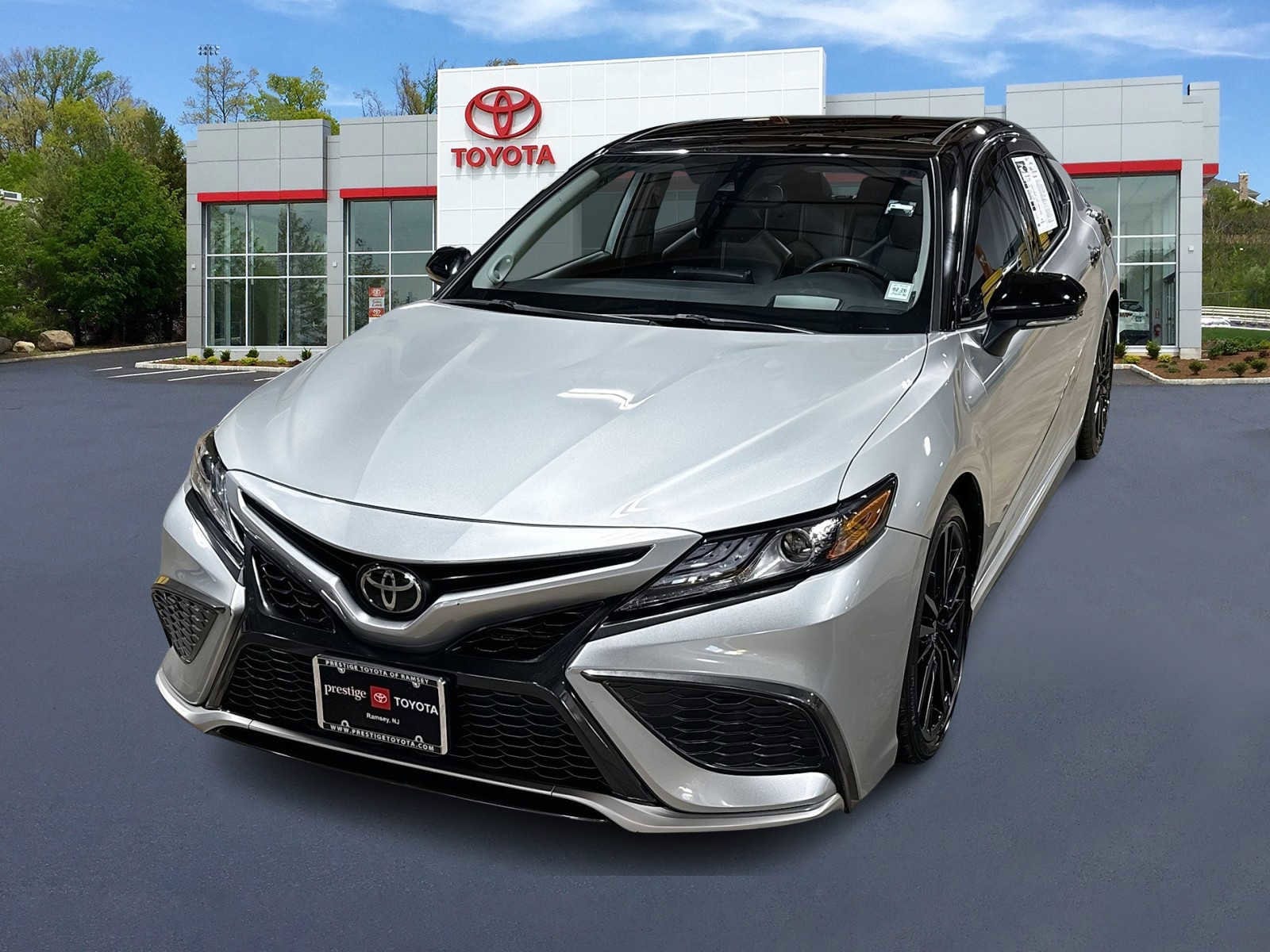 Thumbnail: 2022 Toyota Camry - 1