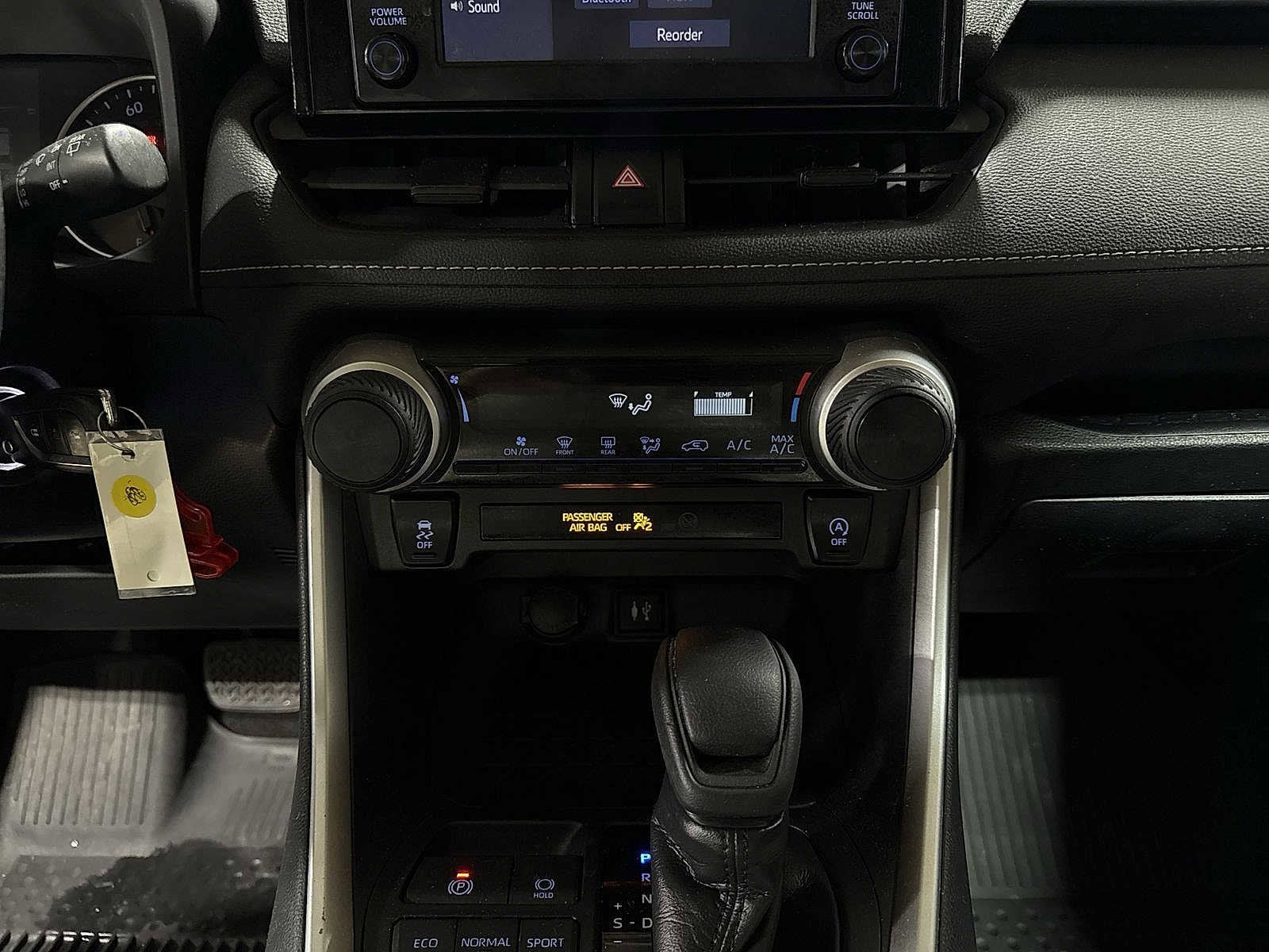 Thumbnail: 2019 Toyota RAV4 - 21