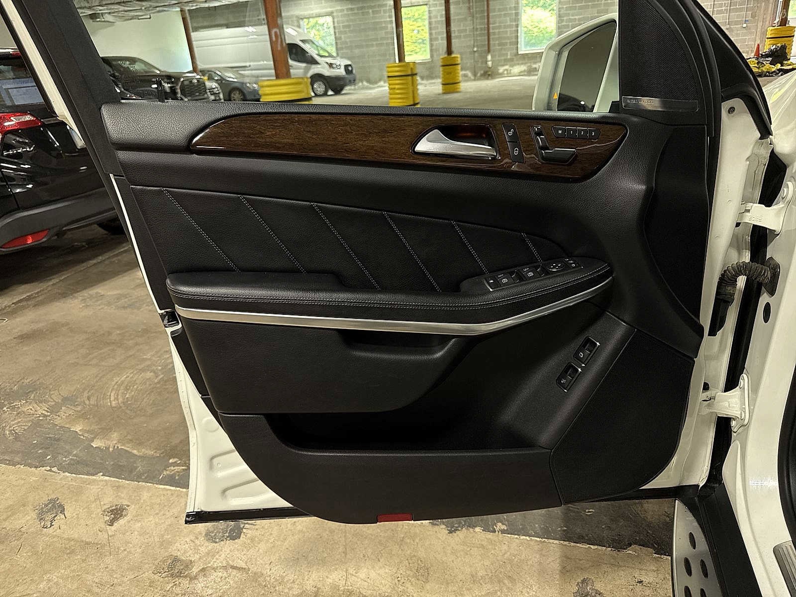 Thumbnail: 2013 Mercedes-Benz GL-Class - 29