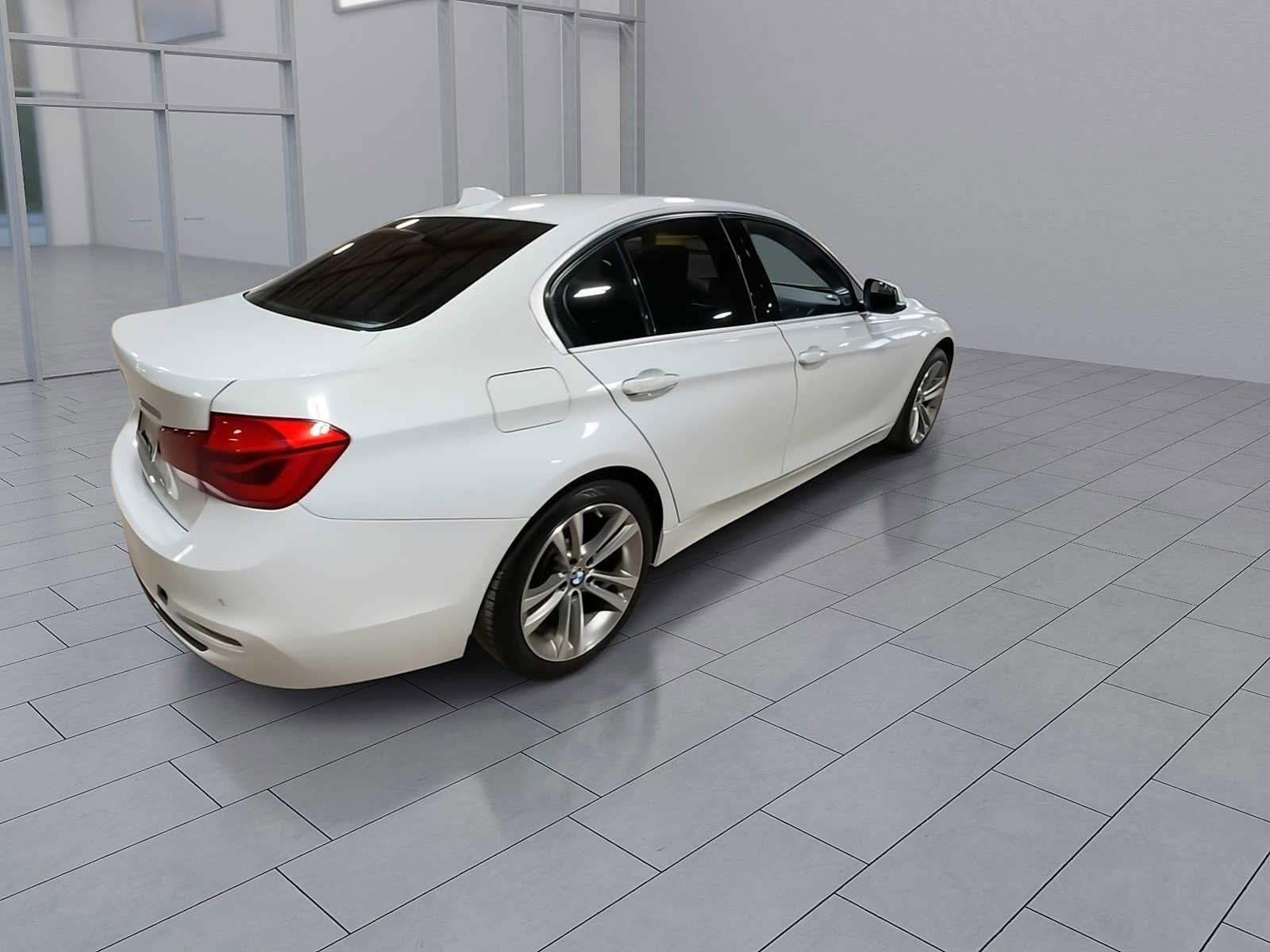 Thumbnail: 2017 BMW 3 Series - 8