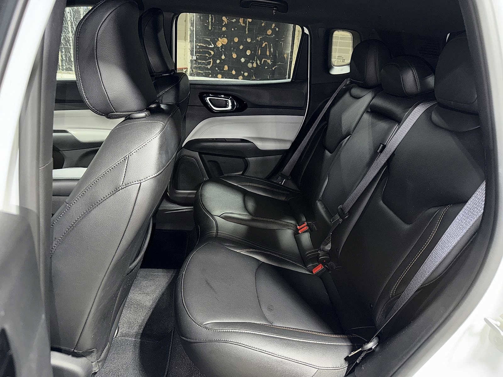 Thumbnail: 2023 Jeep Compass - 17