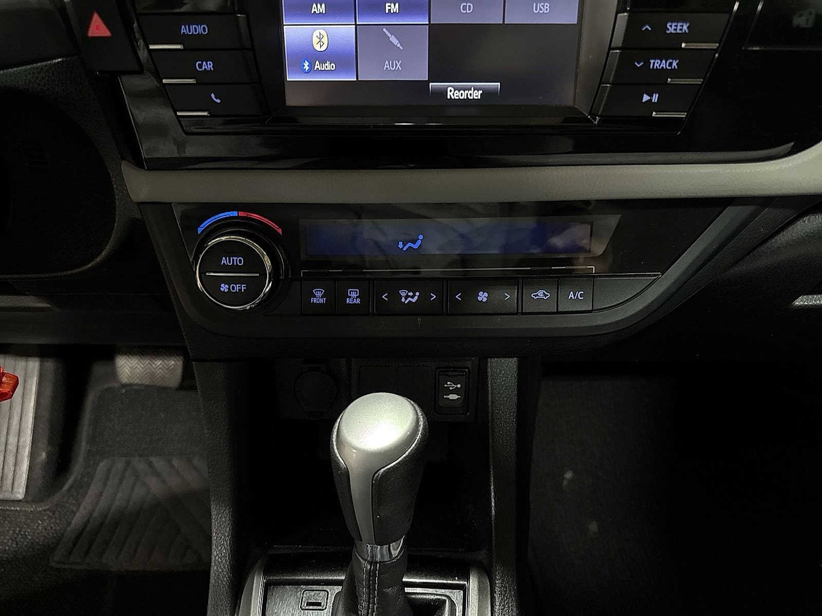 Thumbnail: 2014 Toyota Corolla - 20