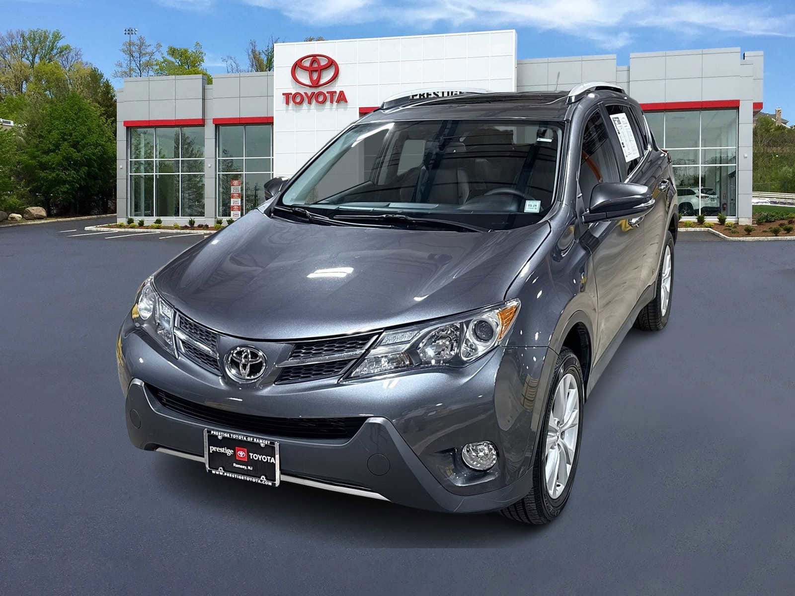 Thumbnail: 2015 Toyota RAV4 - 1
