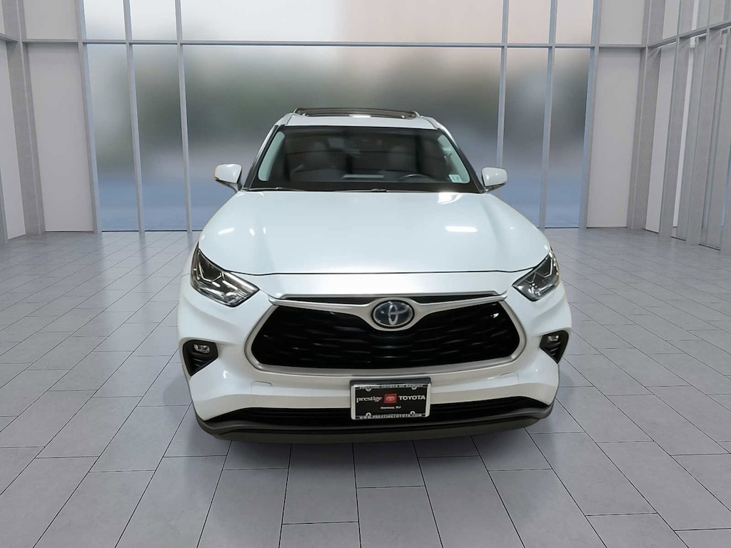 Certified 2022 Toyota Highlander Hybrid XLE Bronze SUV