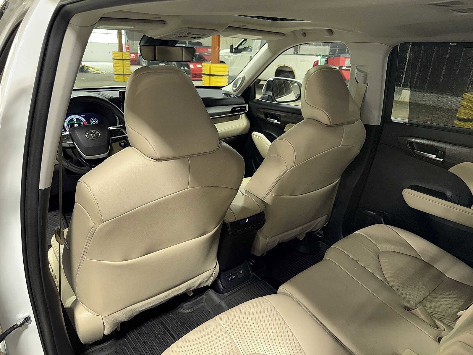 Thumbnail: 2023 Toyota Highlander - 29