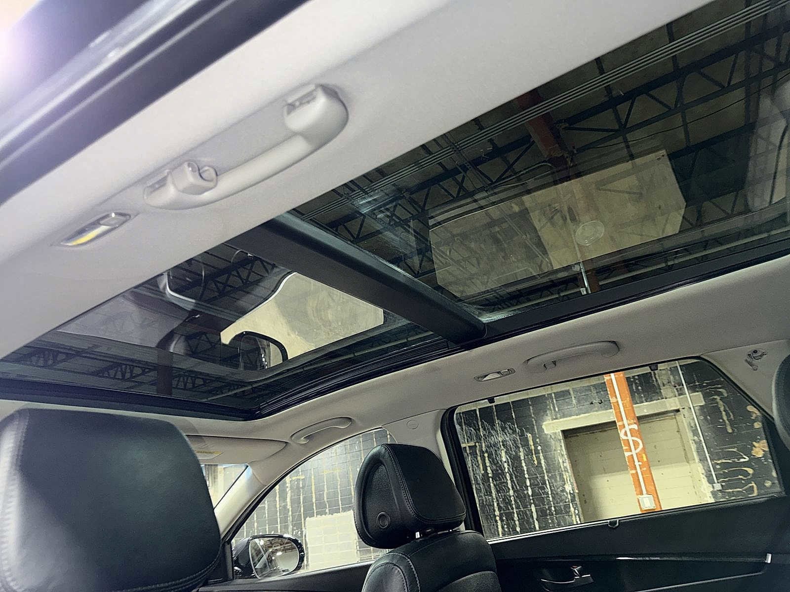 Thumbnail: 2016 Kia Sorento - 26