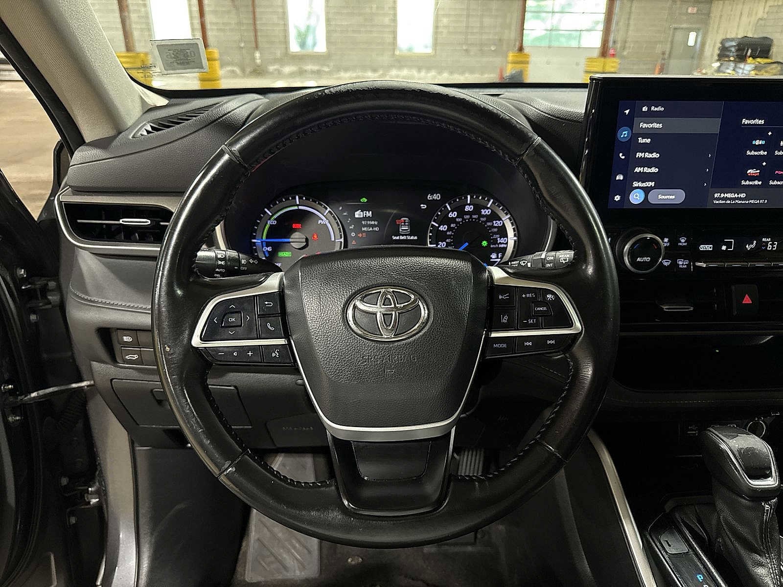 Thumbnail: 2023 Toyota Highlander - 19