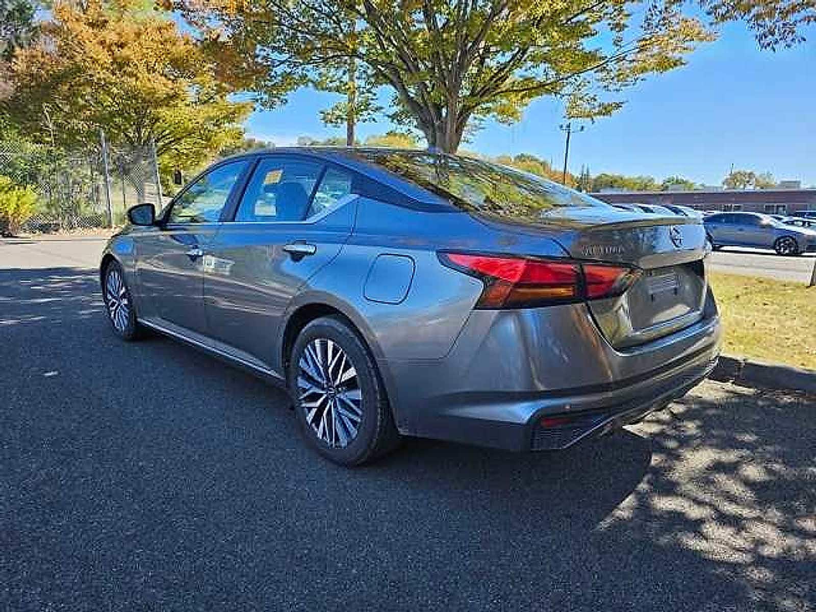 Thumbnail: 2023 Nissan Altima - 6
