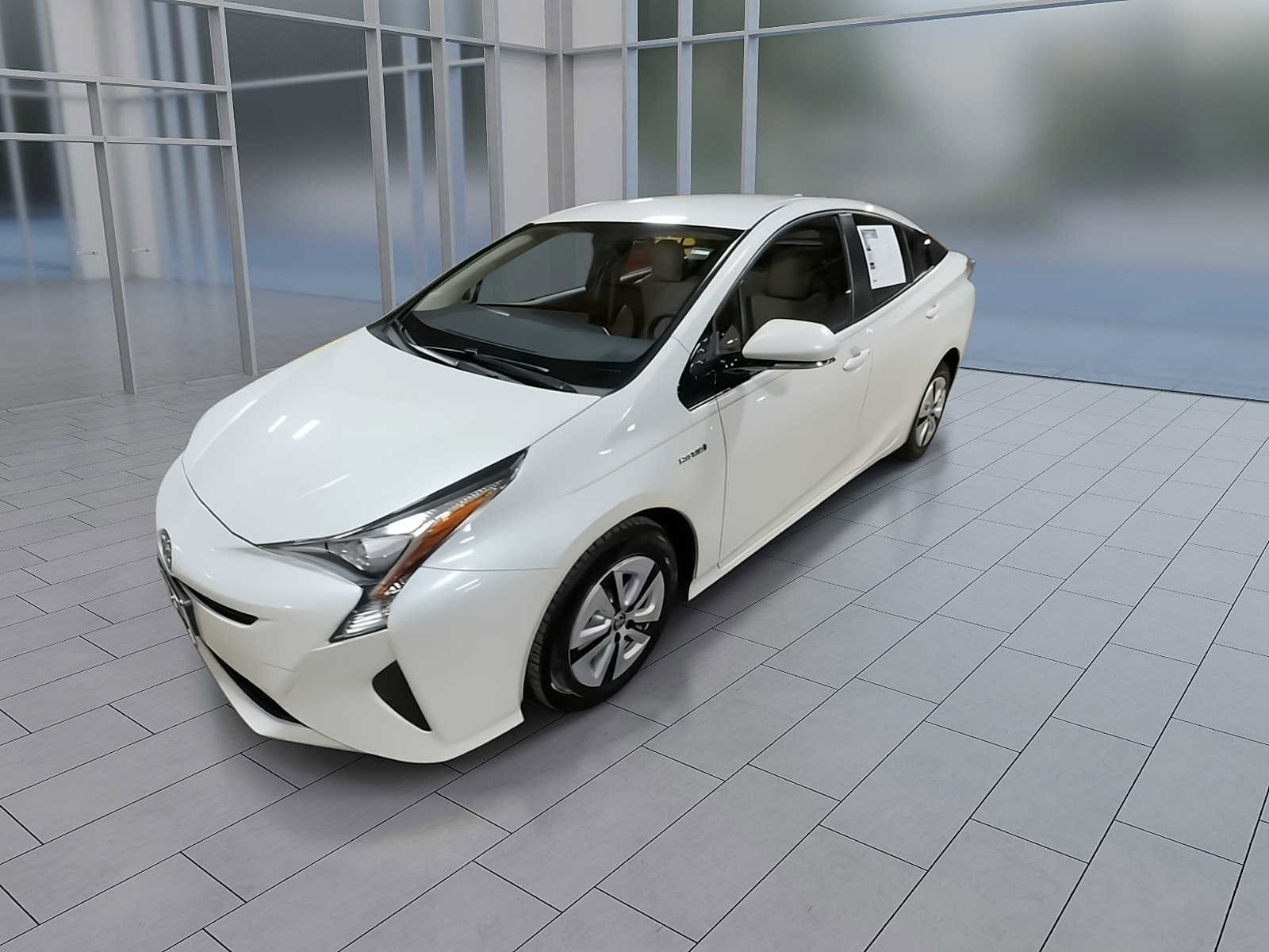 Thumbnail: 2016 Toyota Prius - 4