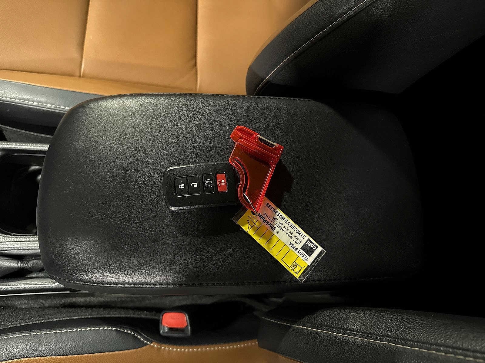 Thumbnail: 2017 Toyota RAV4 - 35