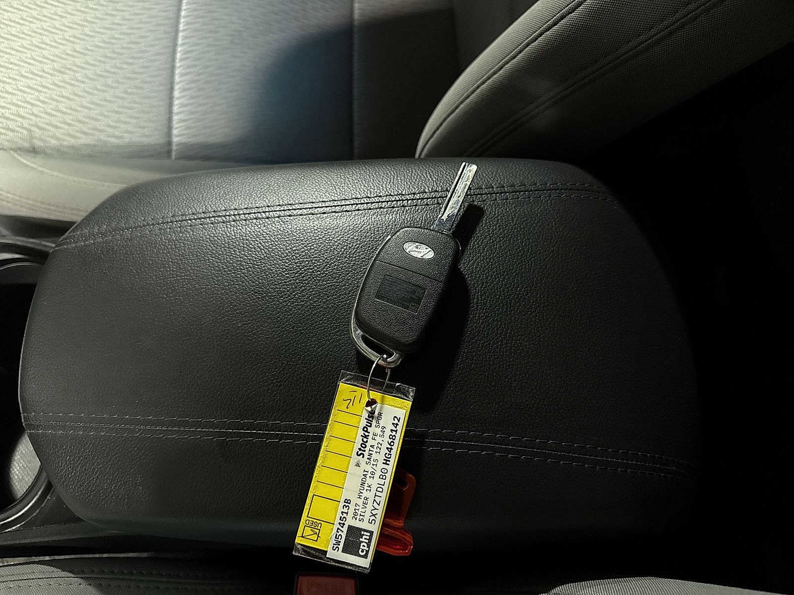 Thumbnail: 2017 Hyundai Santa Fe - 31