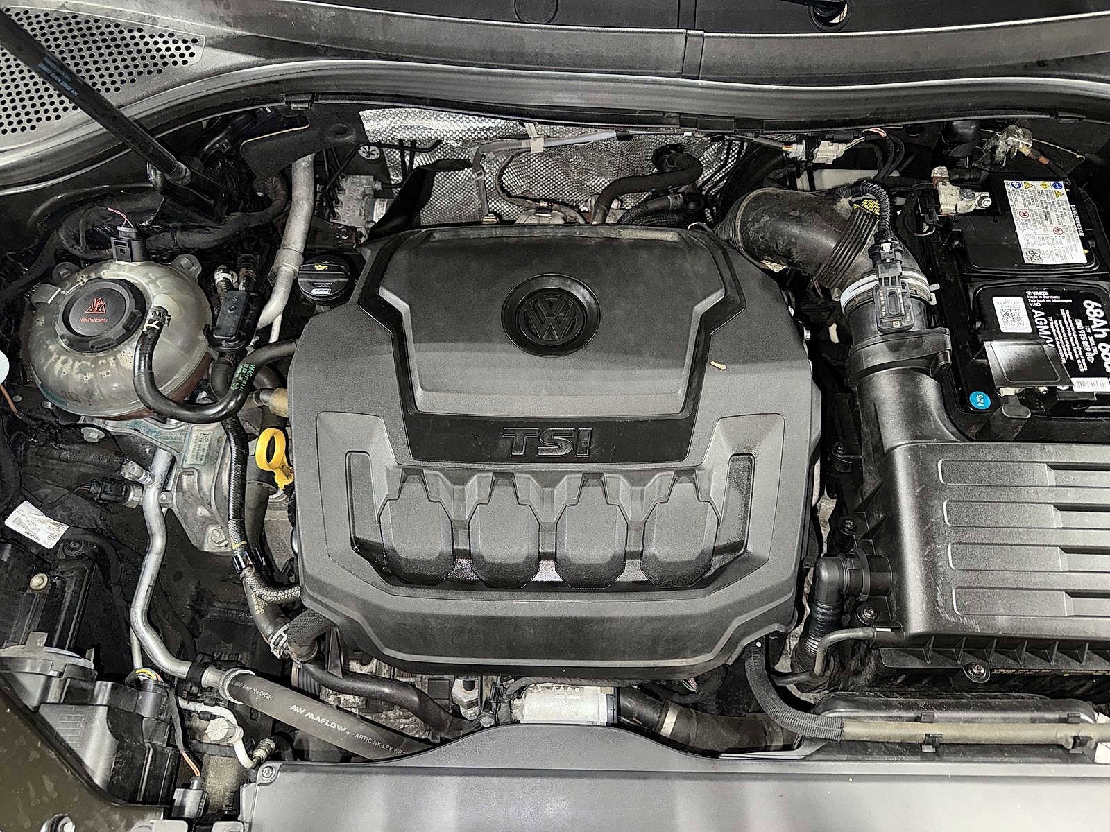 Thumbnail: 2021 Volkswagen Tiguan - 12