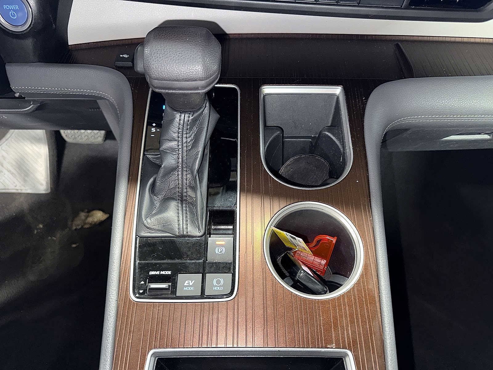 Thumbnail: 2022 Toyota Sienna - 32