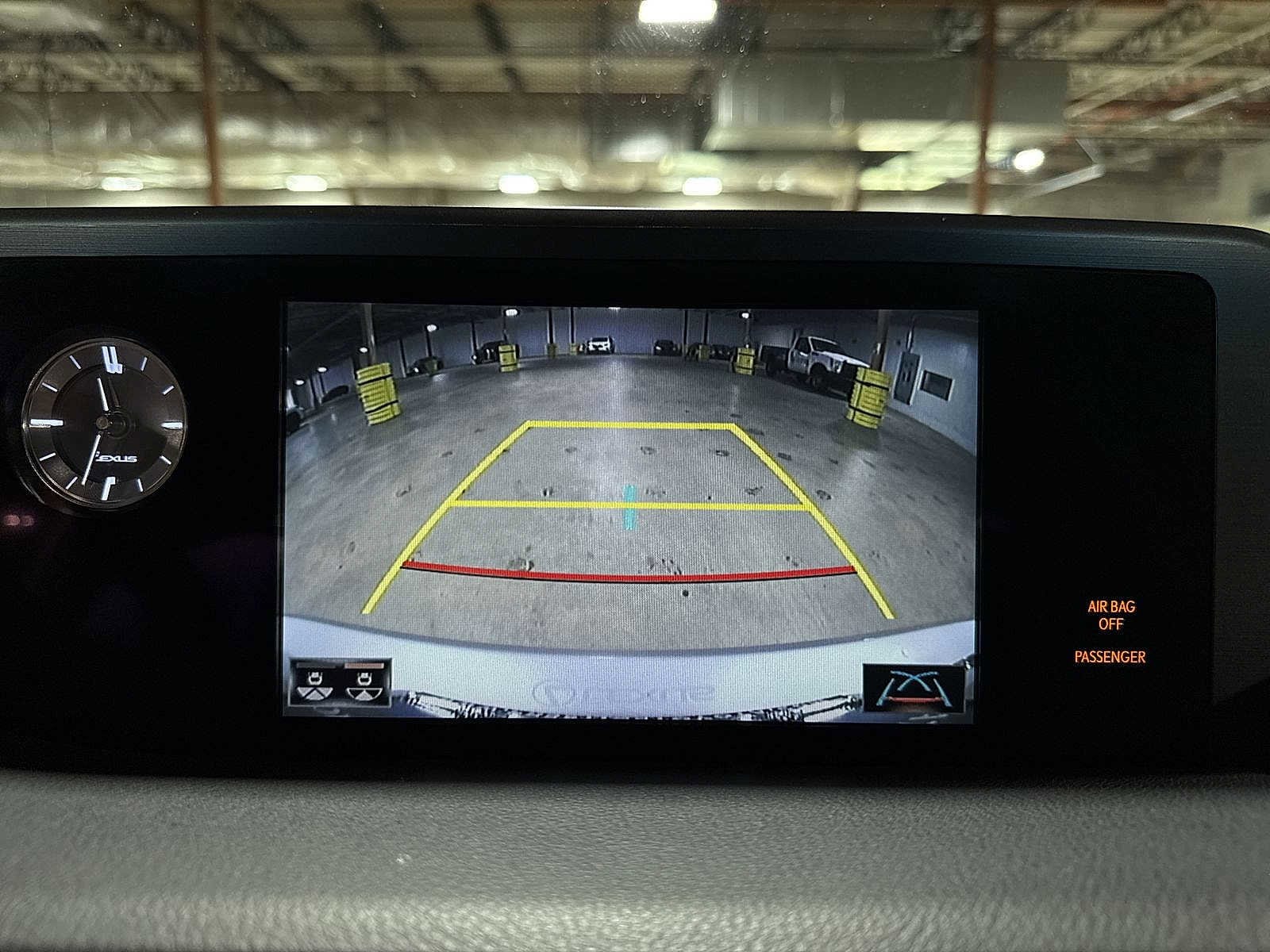 Thumbnail: 2019 Lexus ES - 25