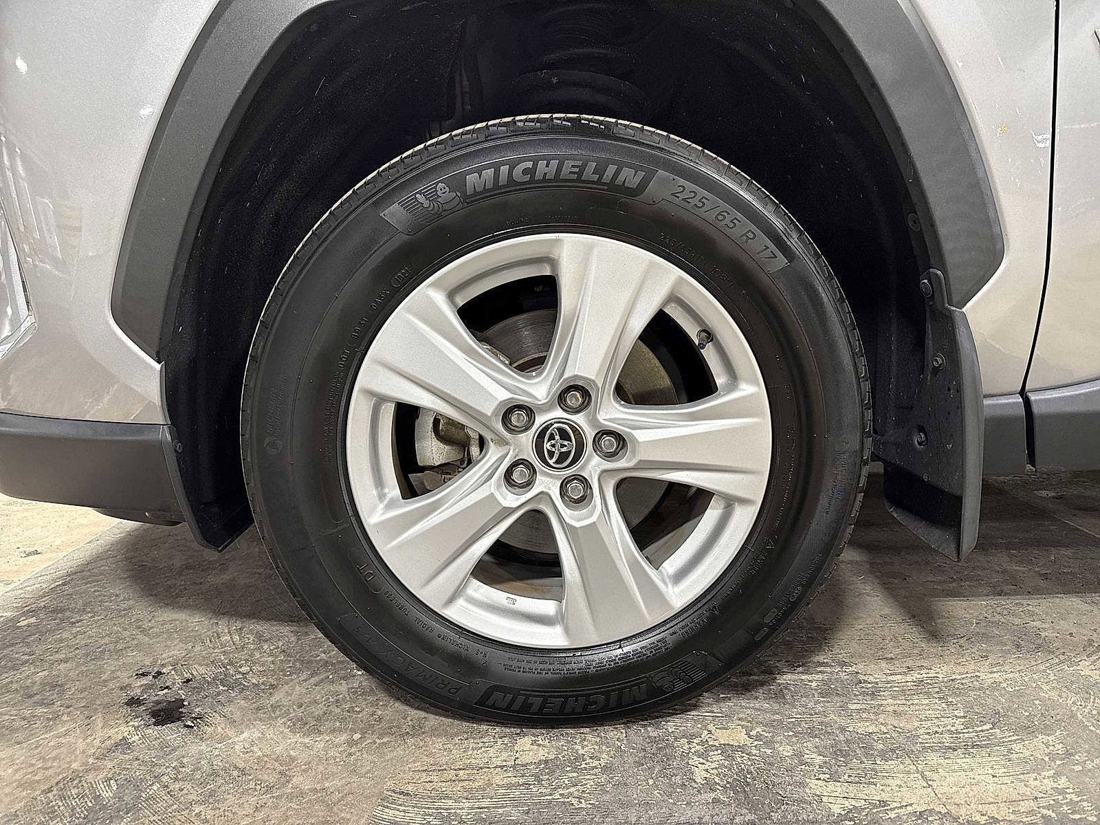 Thumbnail: 2021 Toyota RAV4 - 10